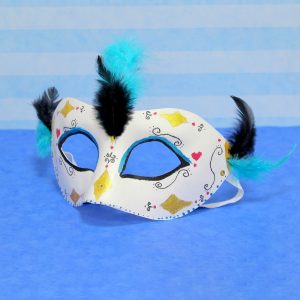 Máscara realizada por C. en el Taller de máscaras de Carnaval en la Academia Cosqueretas, el día 6 de febrero de 2021