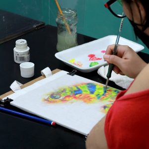 taller pintura de tela para niñas y niños sobre bolsa de algodón